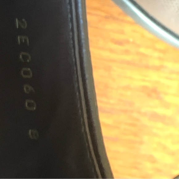 Men’s Prada shoes size 8 MISMATCHED - Picture 9 of 9